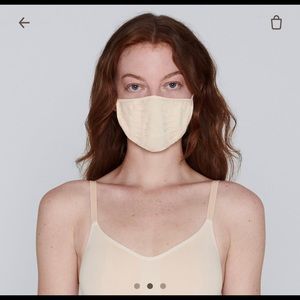 Skims Face Mask in Sand